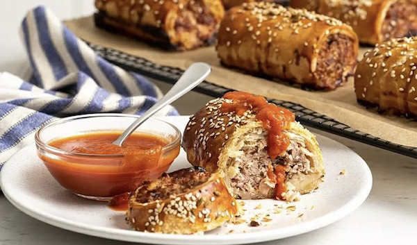 Heading to Sculptures by the Sea? Nourish yourself with Award winning gluten free sausage rolls 