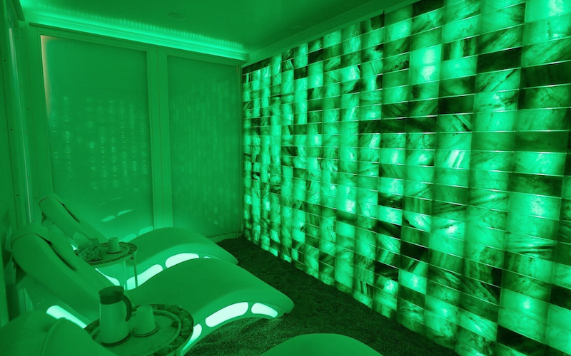 Grab a voucher for Dad and score a complimentary recovery session for yourself at Cryospa Crows Nest