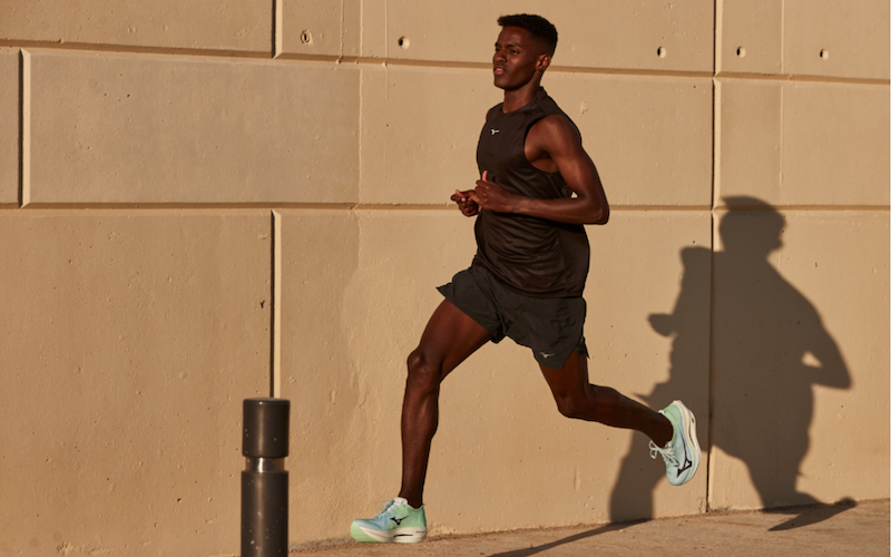 Shop Mizuno’s Father’s Day Sale and save 20% on men’s running shoes and apparel