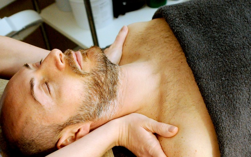 Say goodbye to tension with this dreamy face, neck and shoulders massage at Selph Health