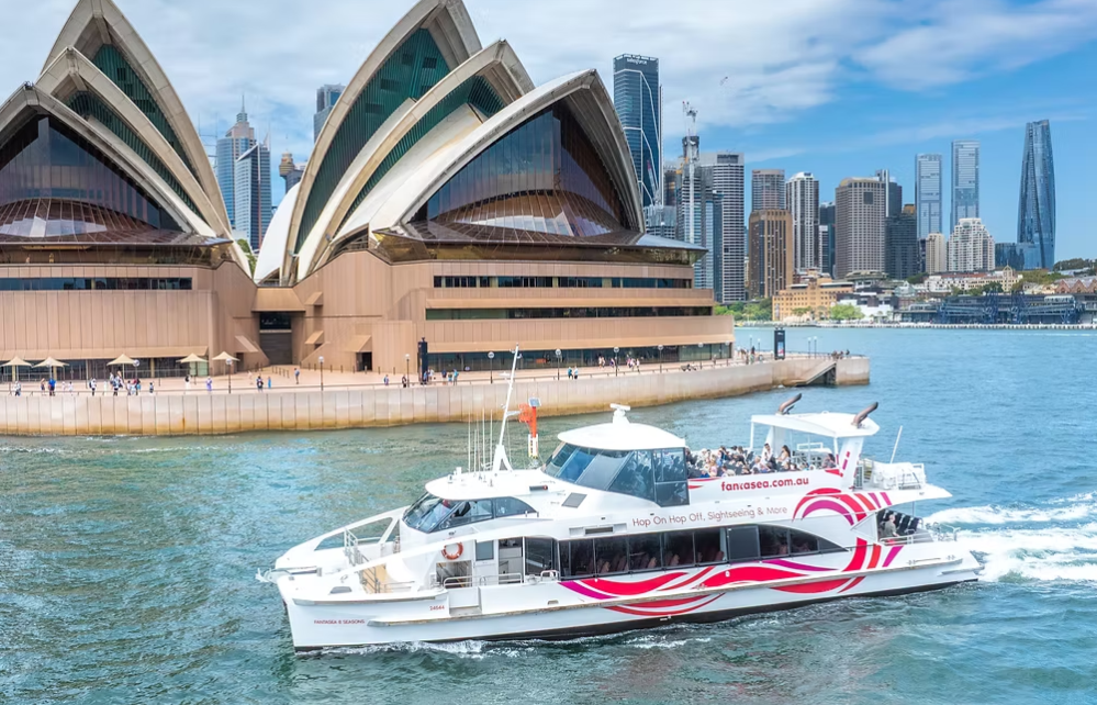 WOMEN MAKING WAVES  INTERNATIONAL WOMEN'S DAY HARBOUR EXPERIENCE