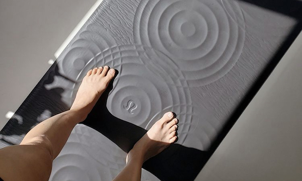 Introducing the award-winning lululemon yoga mat Image